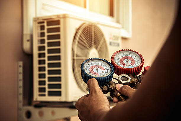 Professional Ductwork Repair technician working in Conception, MO